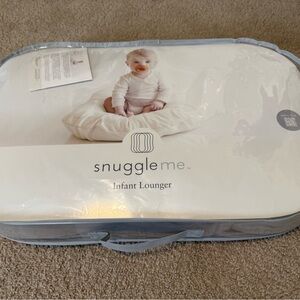 Like New Snuggle Me Infant Lounger